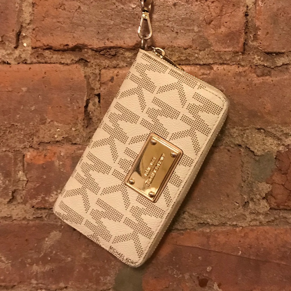Michael Kors Wristlet